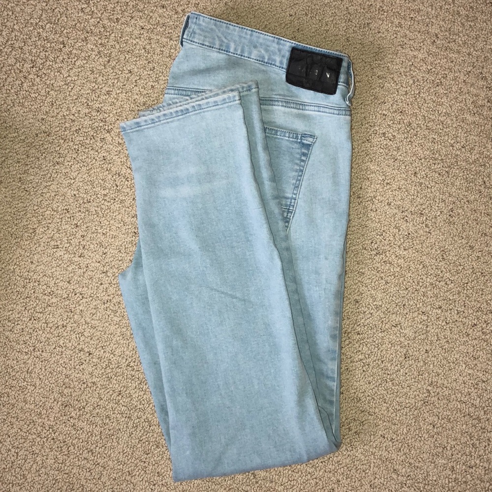 Men’s jeans.